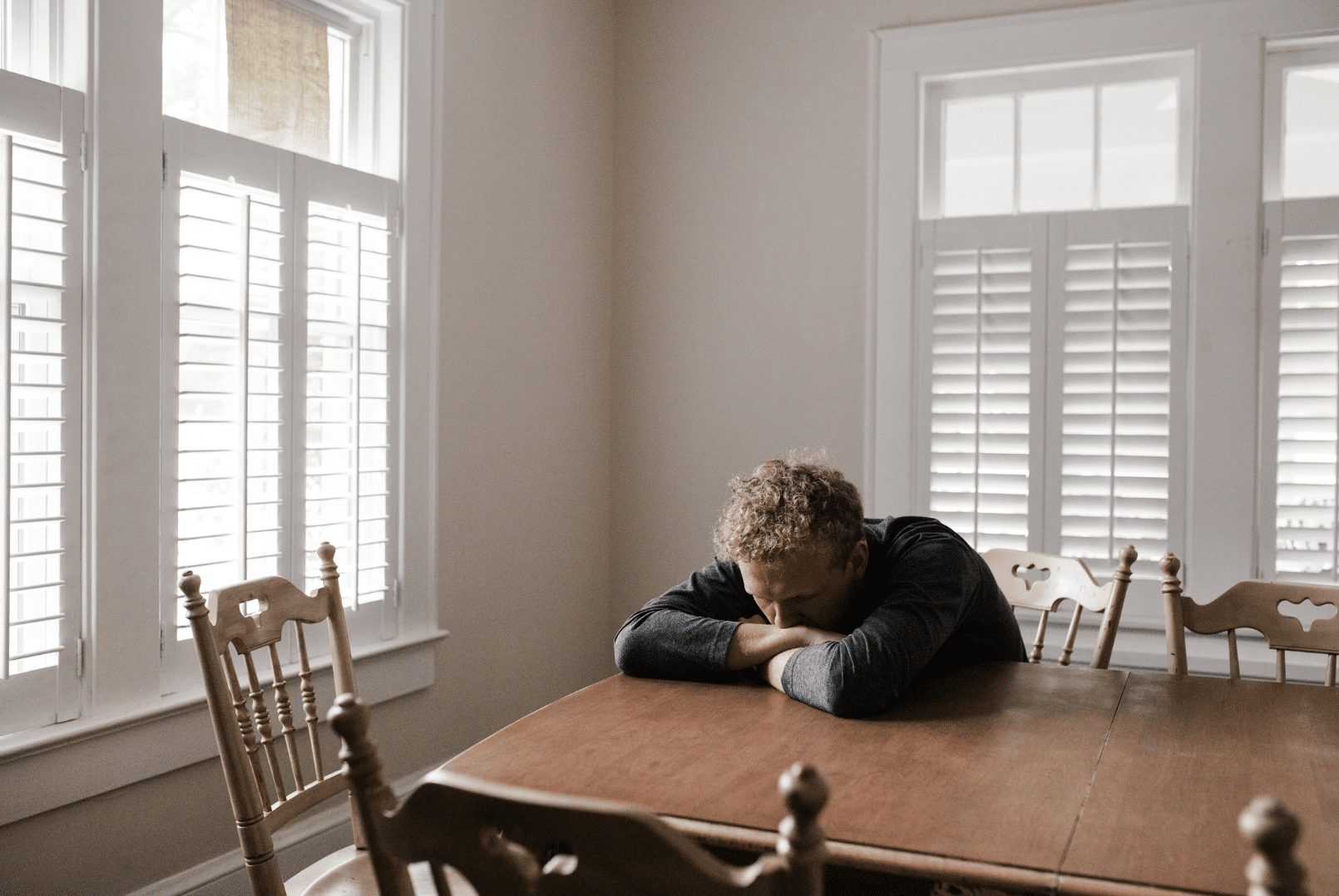 A supportive conversation between a client and therapist